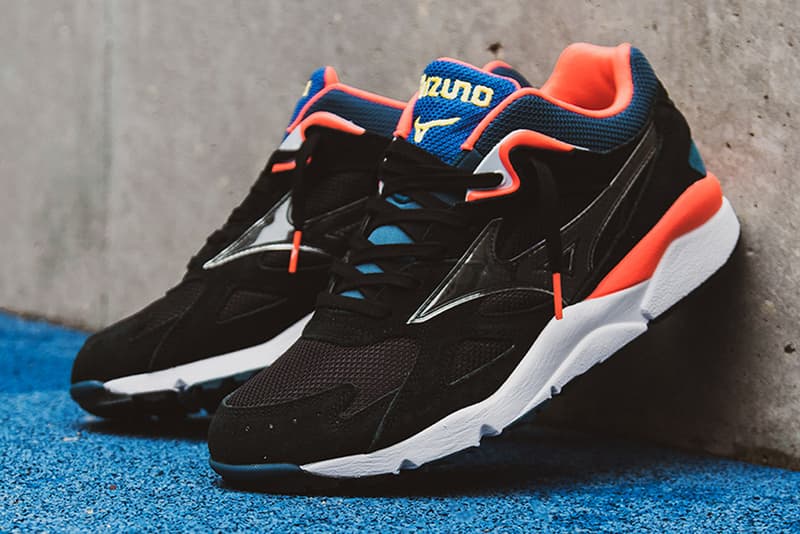 mizuno sky medal Vapor Blue Spicy Orange Black Fiery Coral official release date info photos price store list buying guide