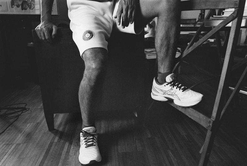 reigning champ asics gel nimbus 22 paris edition running collection singlet shorts t shirt hoodie 1021A516 020 polar shade carrier grey red navy blue Andre Saraiva