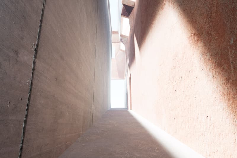 World’s First Fully Interactive Virtual Museum VOMA Virtual Online Museum of Art art artworks exhibitions museum space