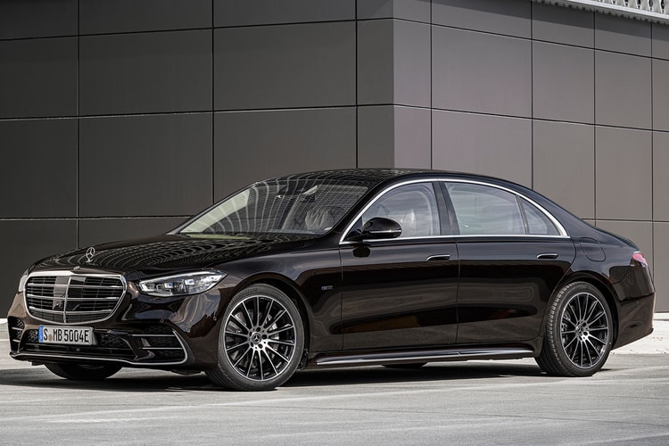 Mercedes-Benz Unveils Tech-Packed 2021 S-Class