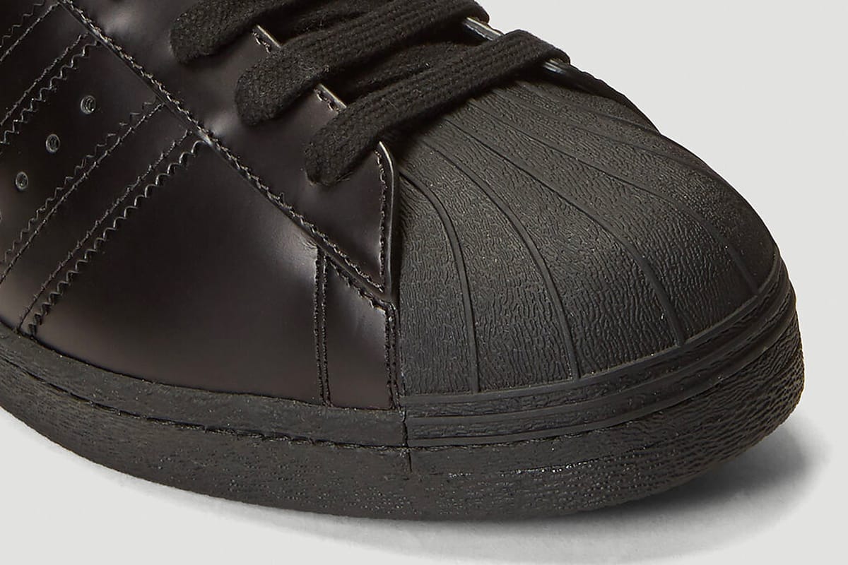 adidas sneakers full black