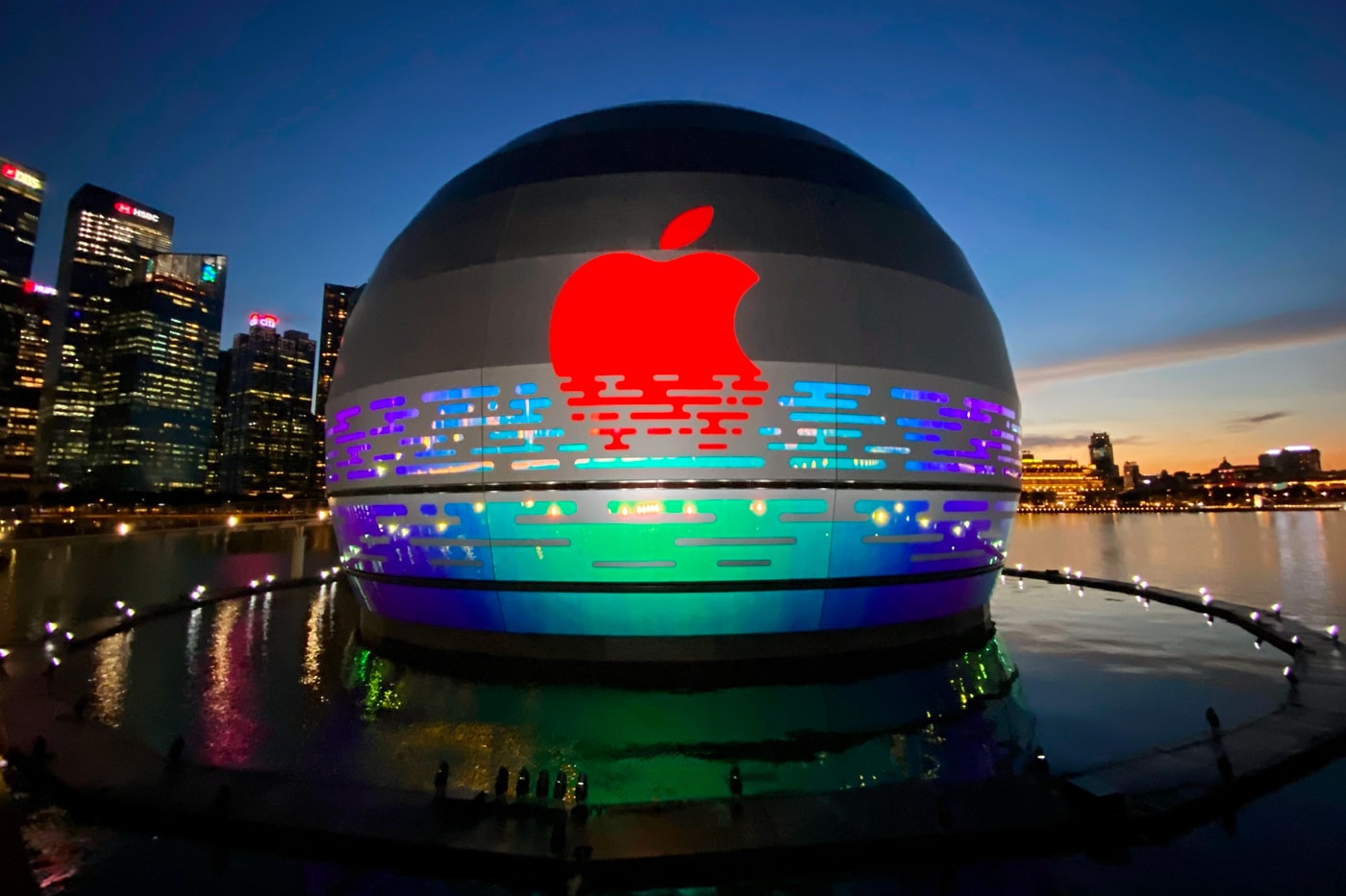 Apple Store Singapore Marina Bay Sands Now Open appointment only 114 glass dome sphere structure retail location facade building architecture
