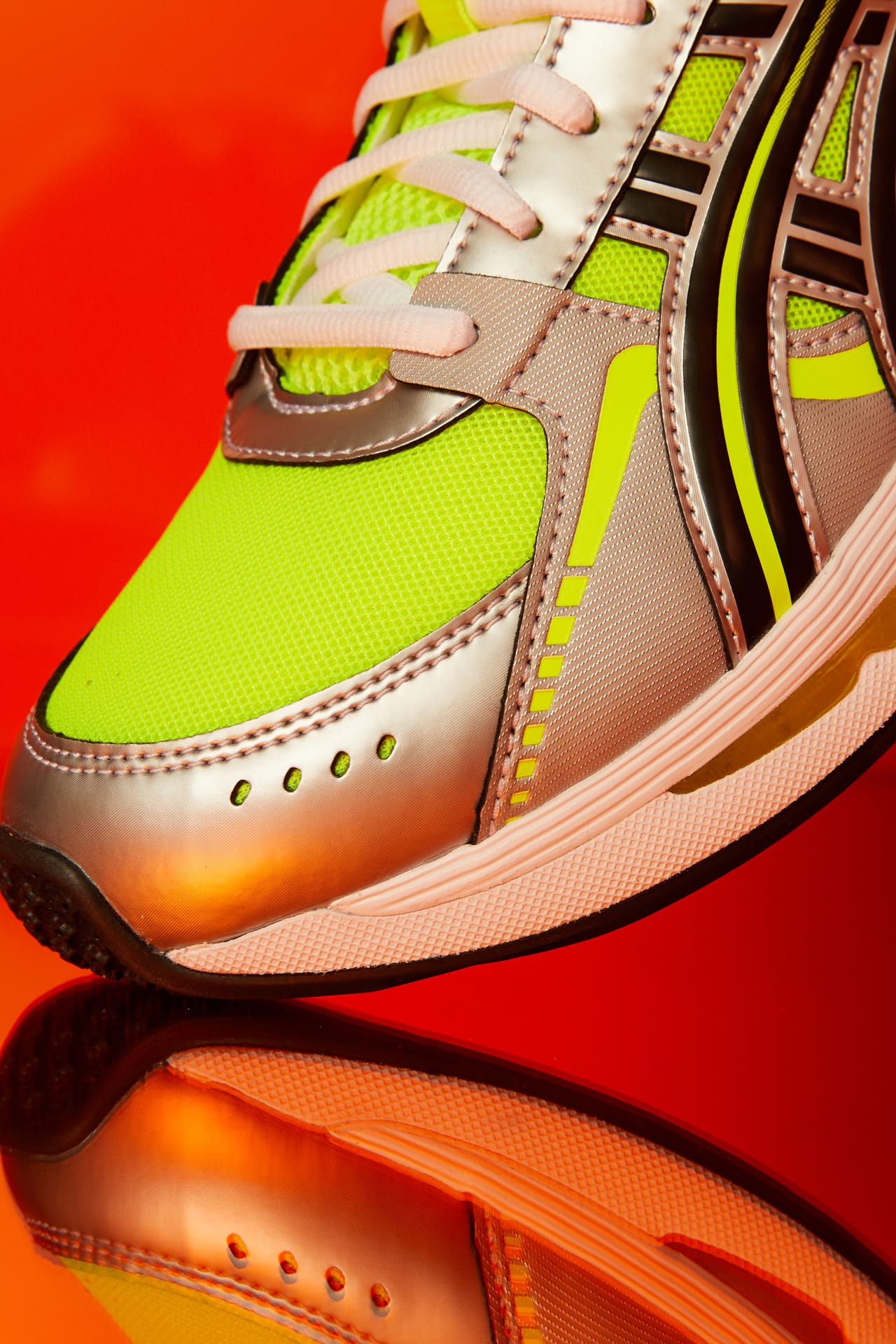 asics green running shoes