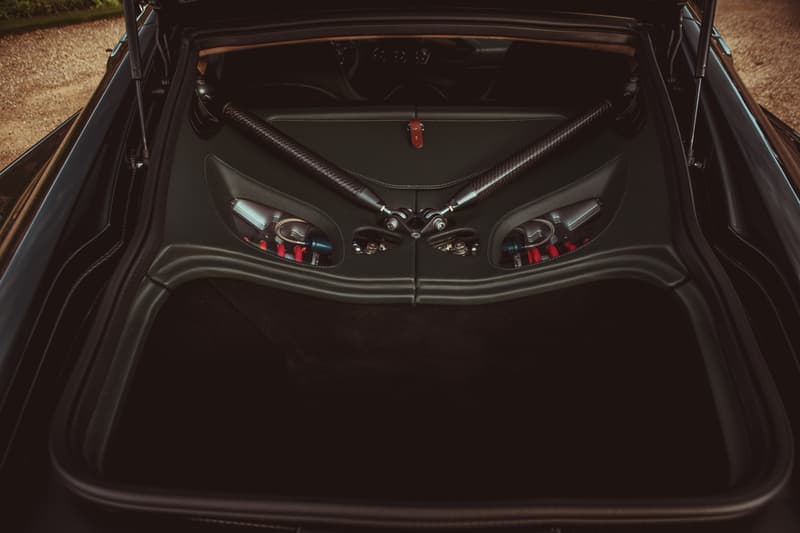 Aston Martin Victor by Q Customization Program Custom Unique British Supercar Hypercar 7.3 Liter V12 836 BHP One-77 Vulcan One-Off Build Concours of Elegance Hampton Court Palace