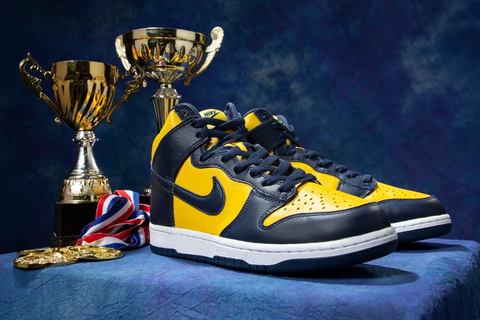 hormigón pánico Distribuir Nike Dunk High "Michigan" Captures the Championship in This Week's Best  Footwear Drops