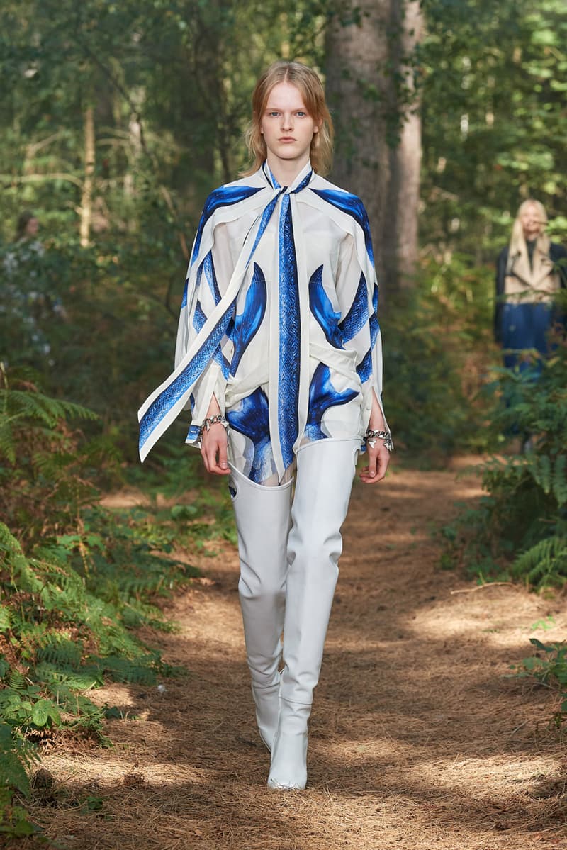 Burberry Spring/Summer 2021 Runway Collection ss21 in bloom riccardo tisci mens womens twitch anne imhof Erykah Badu, Rosalía, Steve Lacy Bella Hadid 