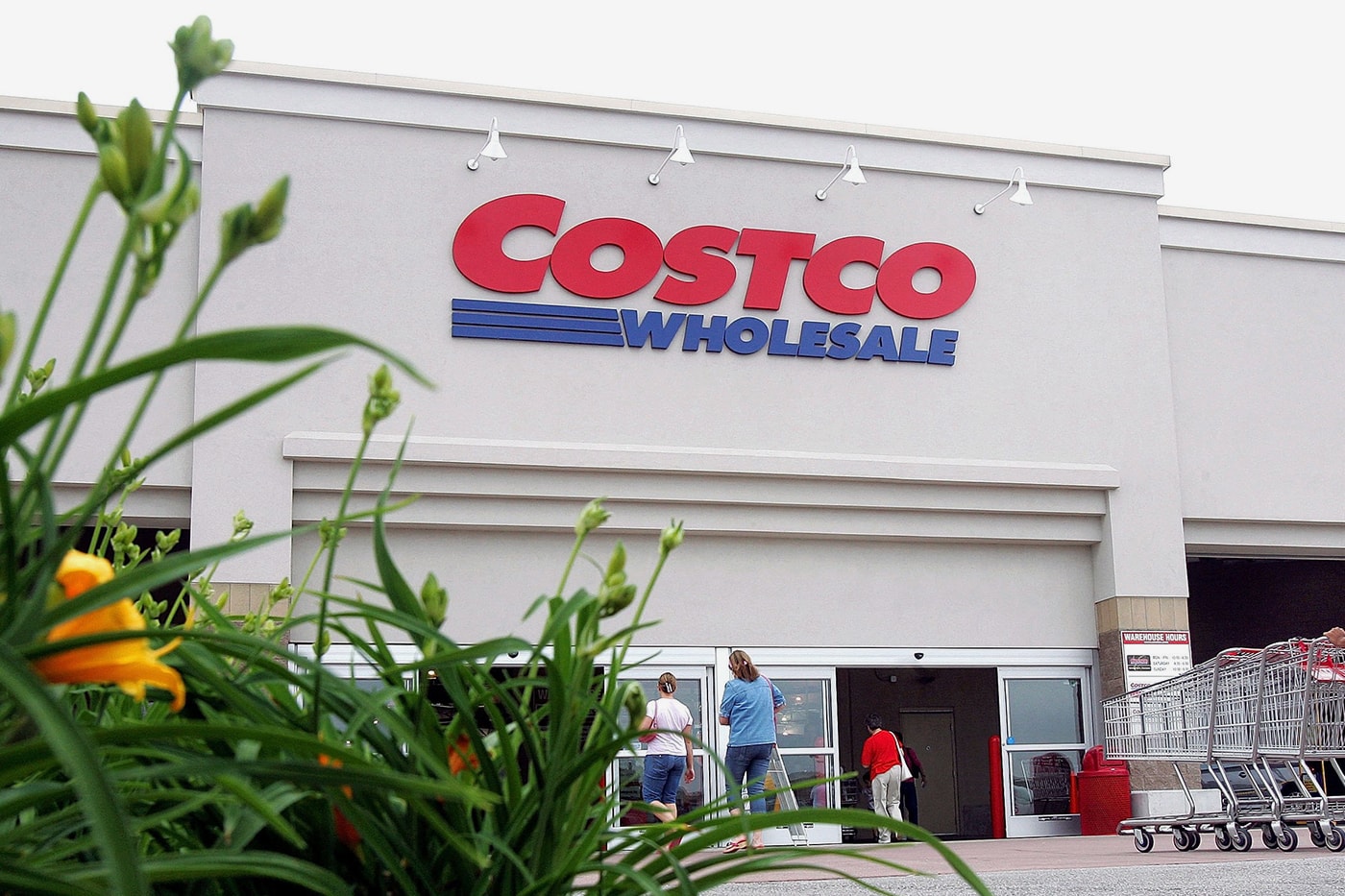 Costco $1.50 USD 1985 Hot Dog and Soda Info foods food court cost plus loss leader strategy business