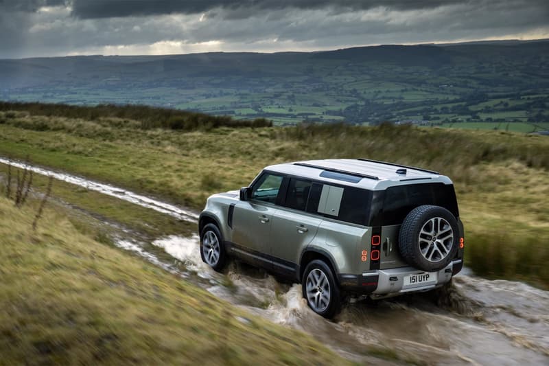 land rover defender p400e plug in hybrid electric car vehicle off road 4v4 four wheel drive 