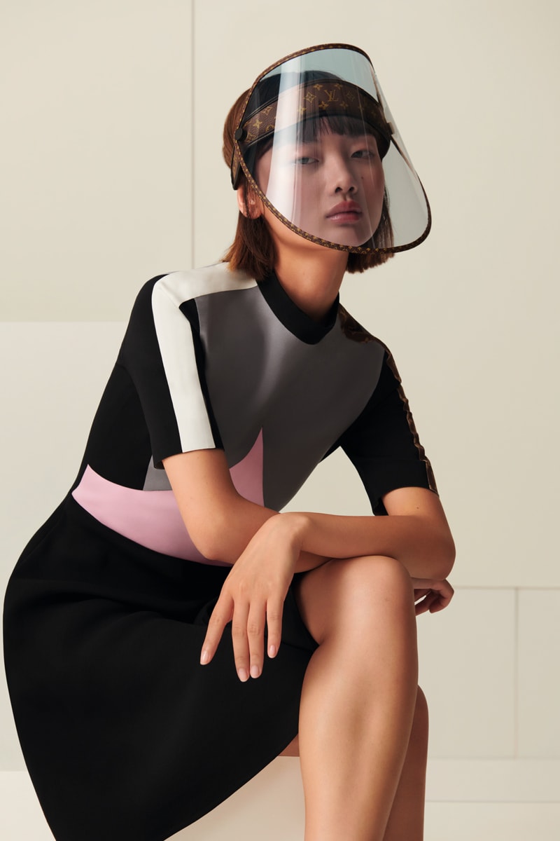 Louis Vuitton Unisex Adjustable Monogram Visor Face Mask Shield Convertible  Leather ref.666423 - Joli Closet