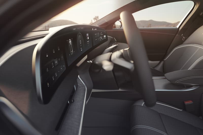 Lucid Motors Lucid Air Official Unveiled First Look EV Electric Cars Vehicles 517 Mile Range Mid Sized Family Sedan Luxury Car Automotives