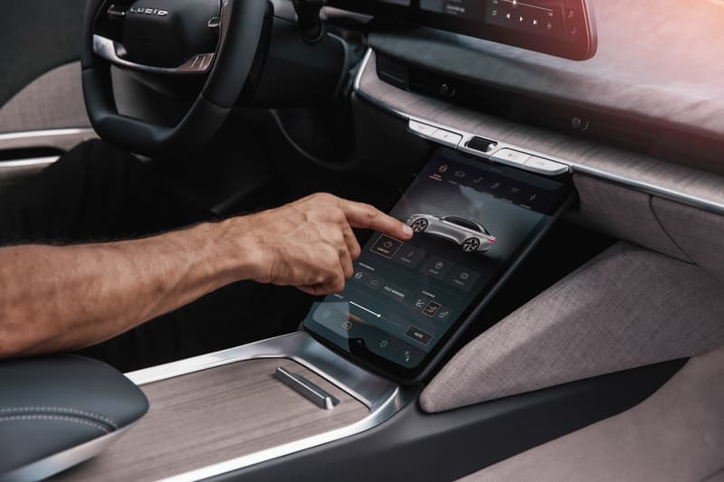 Lucid Motors Lucid Air Official Unveiled First Look EV Electric Cars Vehicles 517 Mile Range Mid Sized Family Sedan Luxury Car Automotives