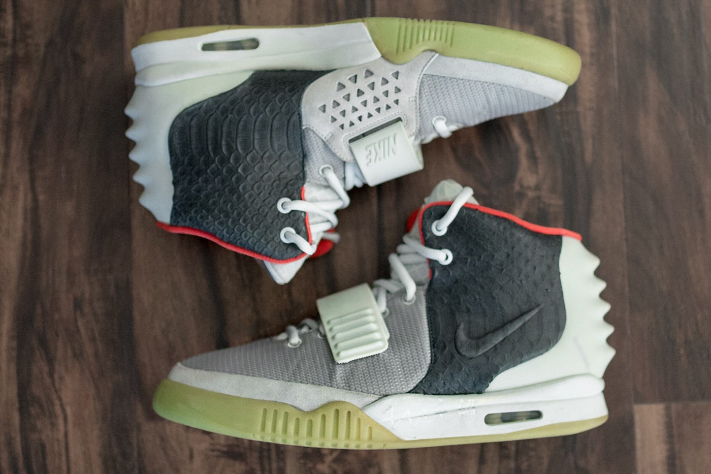 Nike Air Yeezy 2 Mismatch Sample 1/1 signed by Kanye
