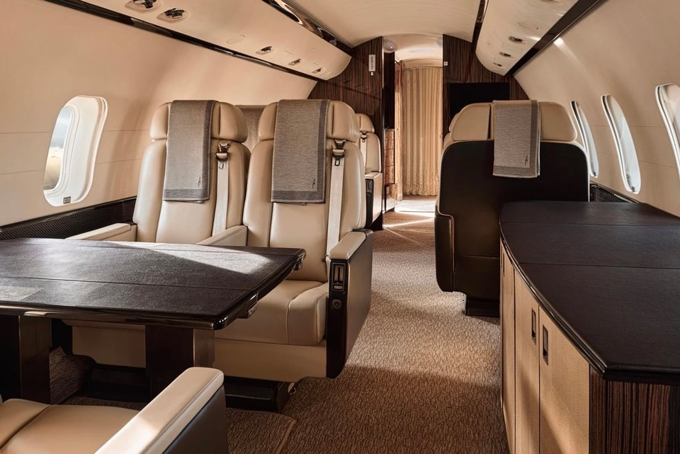 Influencers Renting Rooms For Fake Private Jet Selfies Hypebeast Influencers Renting Rooms For Fake Private Jet Selfies Hypebeast