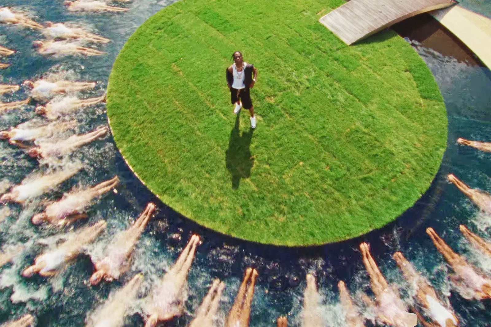 Travis Scott Franchise Video Tours Michael Jordan S Mansion Hypebeast