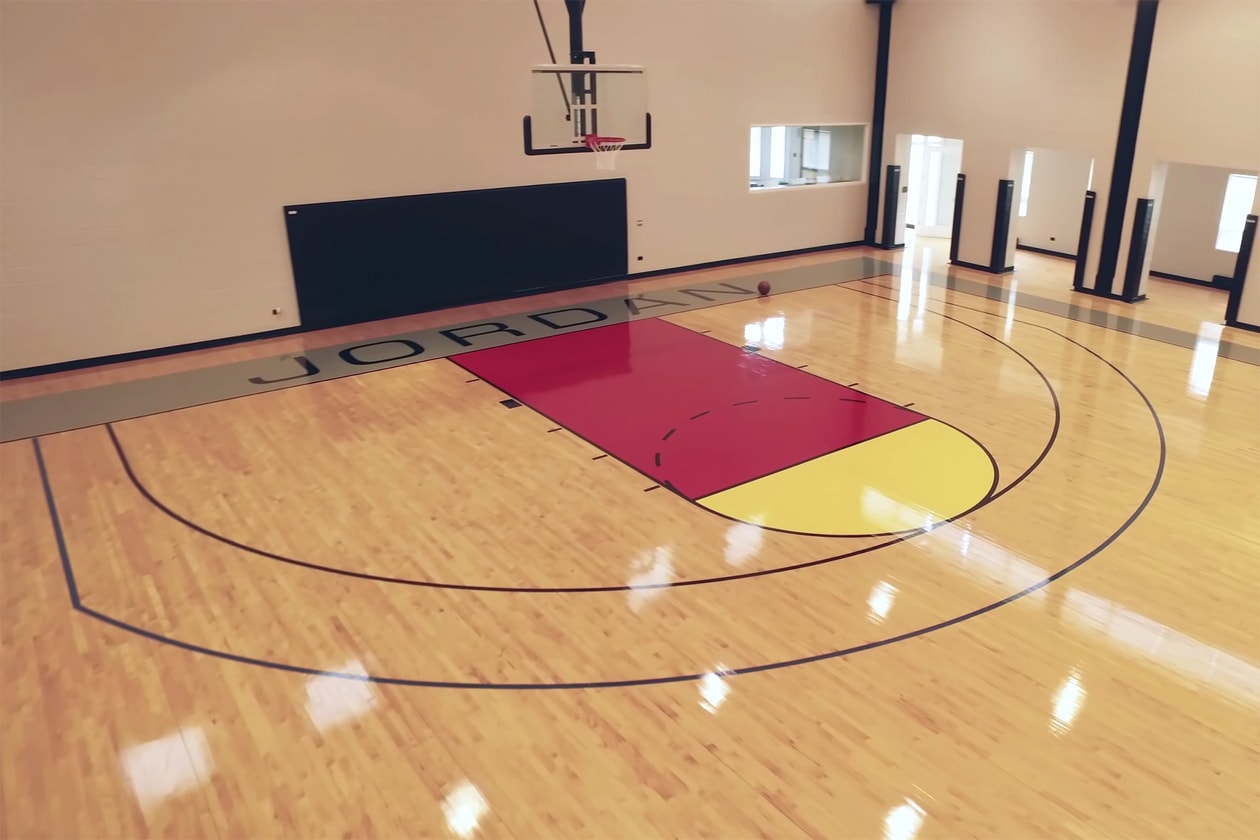 트래비스 스콧의 ‘FRANCHISE’ MV 속 마이클 조던 저택 살펴보기, M.I.A., 엠아이에이, 영 떡, 시카고 불스, 라스트 댄스