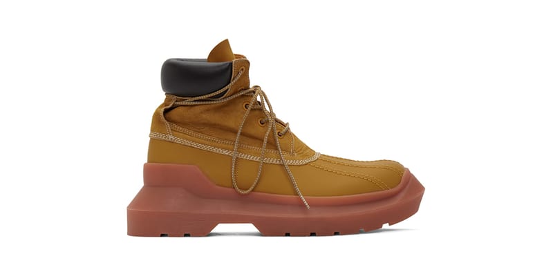 chunky boots beige