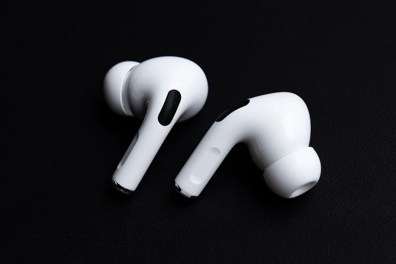 U.S. Customs and Border Protection Mistake Apple AirPods for OnePlus Buds Fake Illegal News Twitter Earbuds Wireless Counterfeit Technology JFK