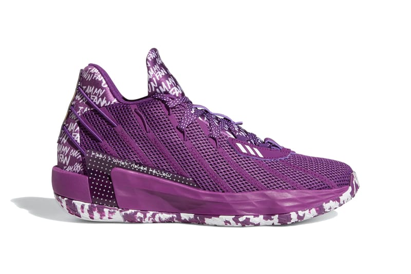 damian lillard pink shoes