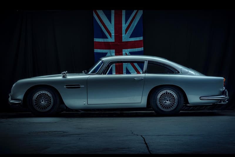 1:1-Scale 1964 Aston Martin DB5 Bond Car Display Model Bring a Trailer Auctions Handmade Fiberglass Bodywork James Bond 007 Gadgets Removable Roof Smoke Oil