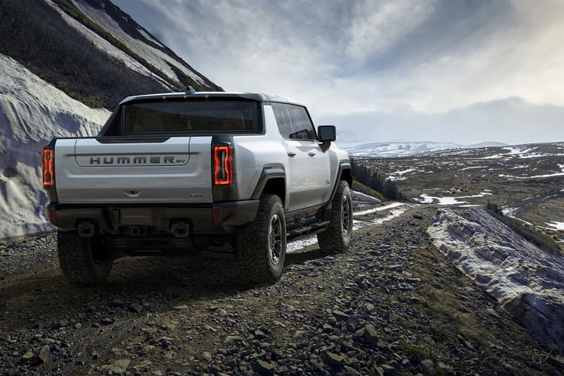 2022 gmc general motors hummer ev electric truck car luxury offroad motor 1000 horsepower 350 mile range battery 
