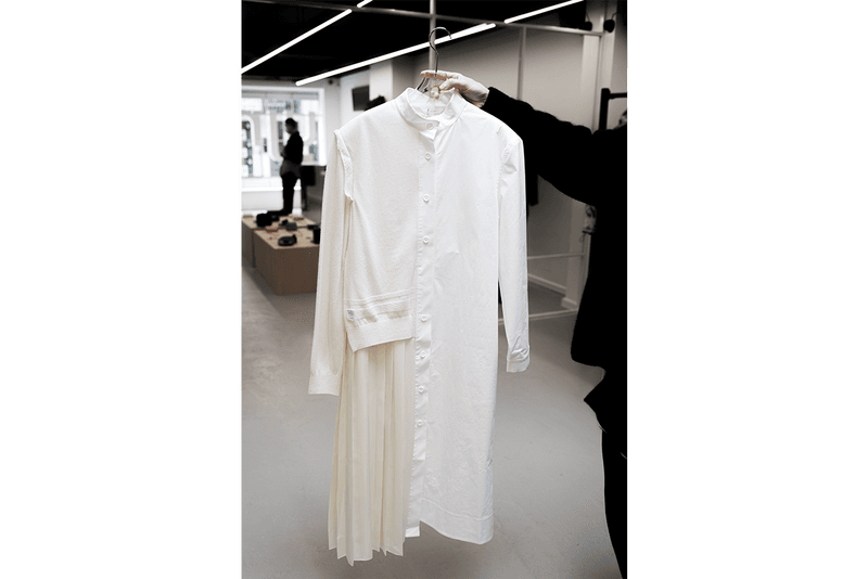 런던이 한국 패션과 사랑에 빠진 이유는?, 런던 패션위크, 준지, 아더에러, 웰던, 앤더슨 벨, 케이팝, 틱톡, UJNG, XU 스토어, 디스이즈네버댓, 뉴발란스, 메종 키츠네, 알파 인더스트리, 서혜인, 우원재, 앤더슨 벨, 이세, 윤지원, 크랭크, 어나더유스, 준지, 아더, 웰던, 틱톡, 아더, 알파 인더스트리, 메종 키츠네, 디스이즈네버댓, 뉴발란스, 서혜인, 우원재, 꼼 데 가르송, 사카이, 요지 야마모토, 1017 알릭스 9SM, MM6 메종 마르지엘라, C2H4, 이세, 지드래곤, 저스틴 비버, 케이팝, 코로나19, 인스타그램, 라프 시몬스, carol christian poell