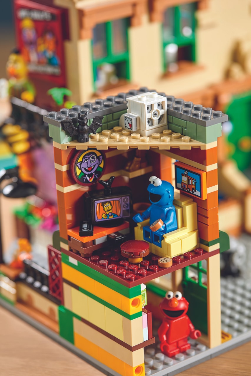LEGO Ideas 123 Сборочный комплект «Улица Сезам» персонажи минифигурки Иван Герреро Оскар ворчун Берт Эрни большая птица Элмо печенье монстр