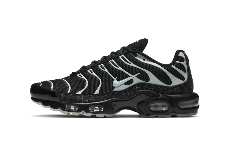 nike sportswear air max plus halloween spiderweb glow in the dark black limelight DD4004 001 official release date info photos price store list buying guide
