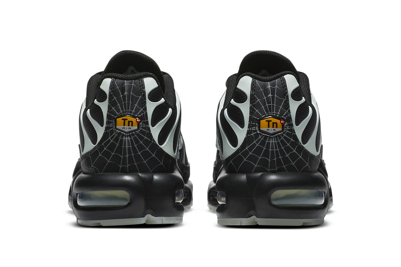 nike sportswear air max plus halloween spiderweb glow in the dark black limelight DD4004 001 official release date info photos price store list buying guide