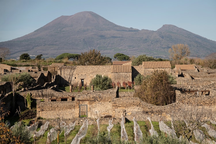 Tourist Attempts to Break Pompeii Curse by Returning Stolen Artifacts