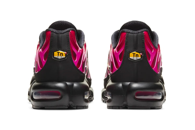 Air Max Plus x Supreme 'Fire Pink' Release Date. Nike SNKRS