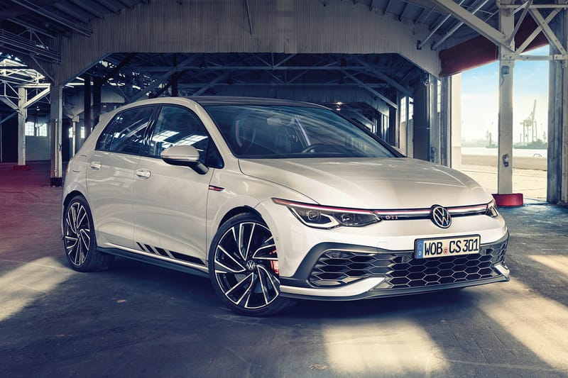 Volkswagen Unveils Golf GTI Clubsport MK8 Packing 298 BHP