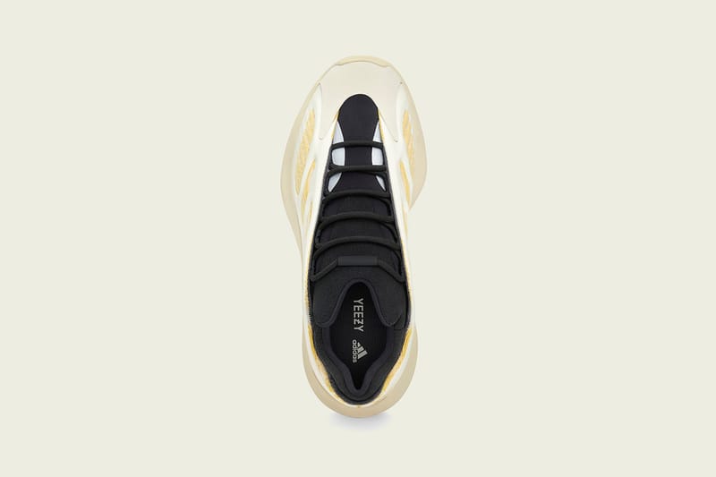 【新作高評価】adidas YEEZY 700 V3 SAFFLOWERイージーブースト700 スニーカー