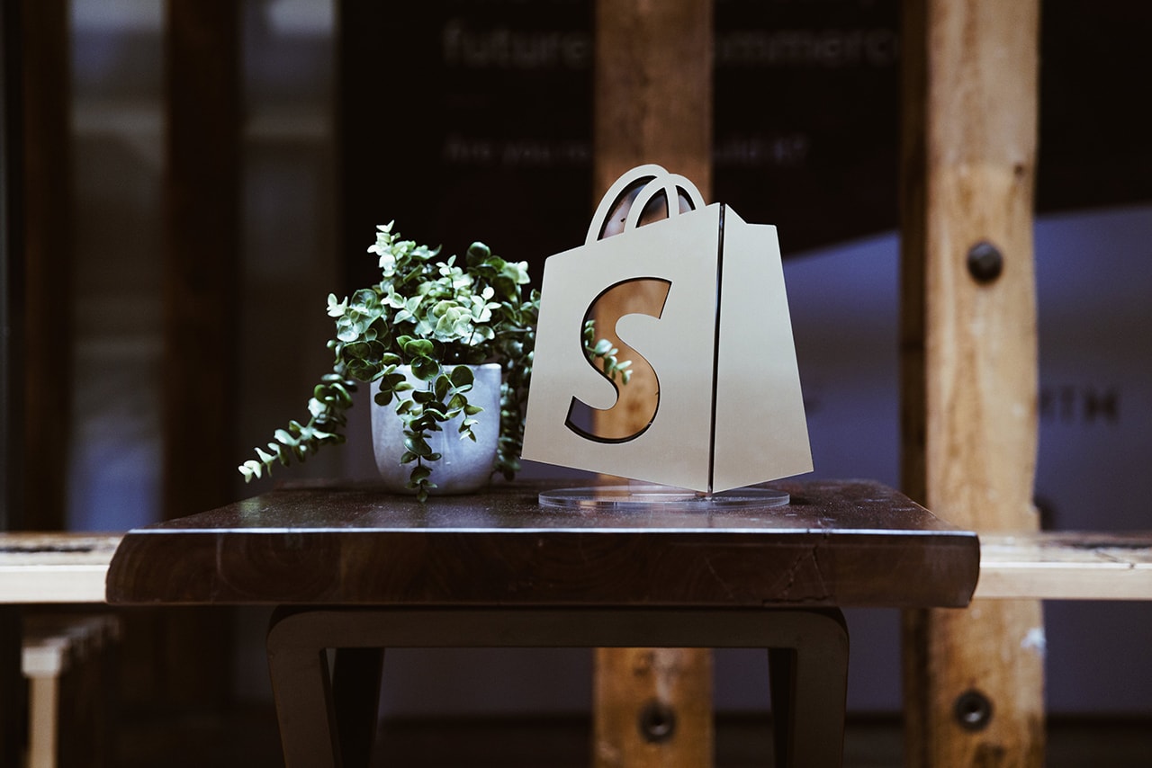 Anti Black Friday Sustainable Alternatives Shopping Dover Street Market All Birds Patagonia Shopify Facebook