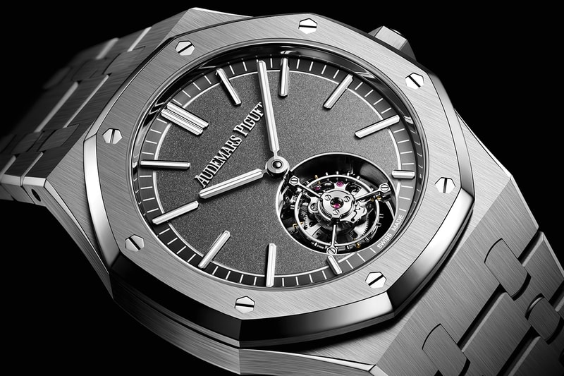 Audemars Piguet Introduces Its First-Ever Selfwinding Flying Tourbillon Royal Oak 26522TI 26530ST luxury AP Swiss watch Le Brassus