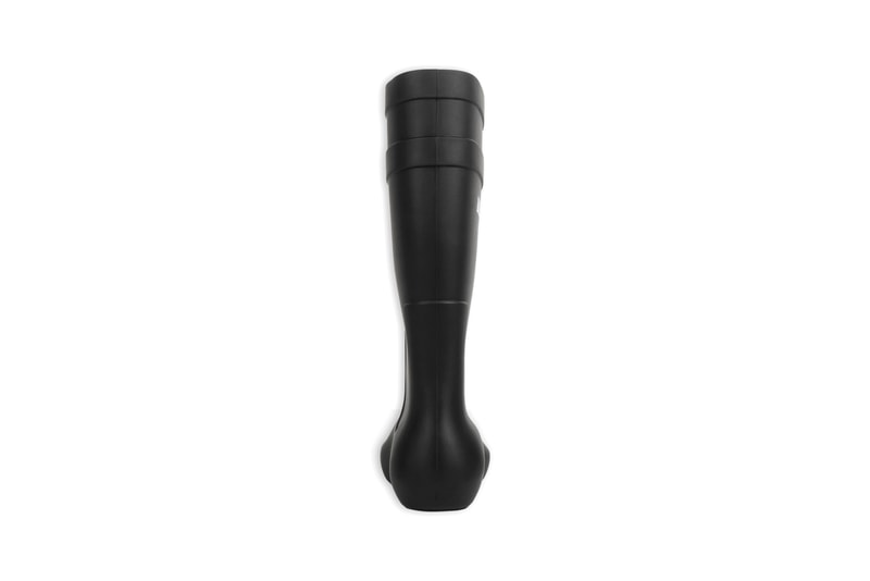Balenciaga Excavator Boot Black Men Wellington Wellies Water Wading Fall Winter 2020 FW20 Runway Shoes Boots Demna Gvasalia Branding Spanish Luxury Fashion House Rainboot https://www.balenciaga.com/us/seasonal-shoes_cod11929536cg.html#/us/men/boots