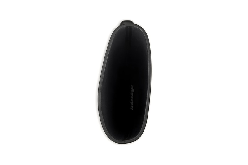 Balenciaga Excavator Boot Black Men Wellington Wellies Water Wading Fall Winter 2020 FW20 Runway Shoes Boots Demna Gvasalia Branding Spanish Luxury Fashion House Rainboot https://www.balenciaga.com/us/seasonal-shoes_cod11929536cg.html#/us/men/boots