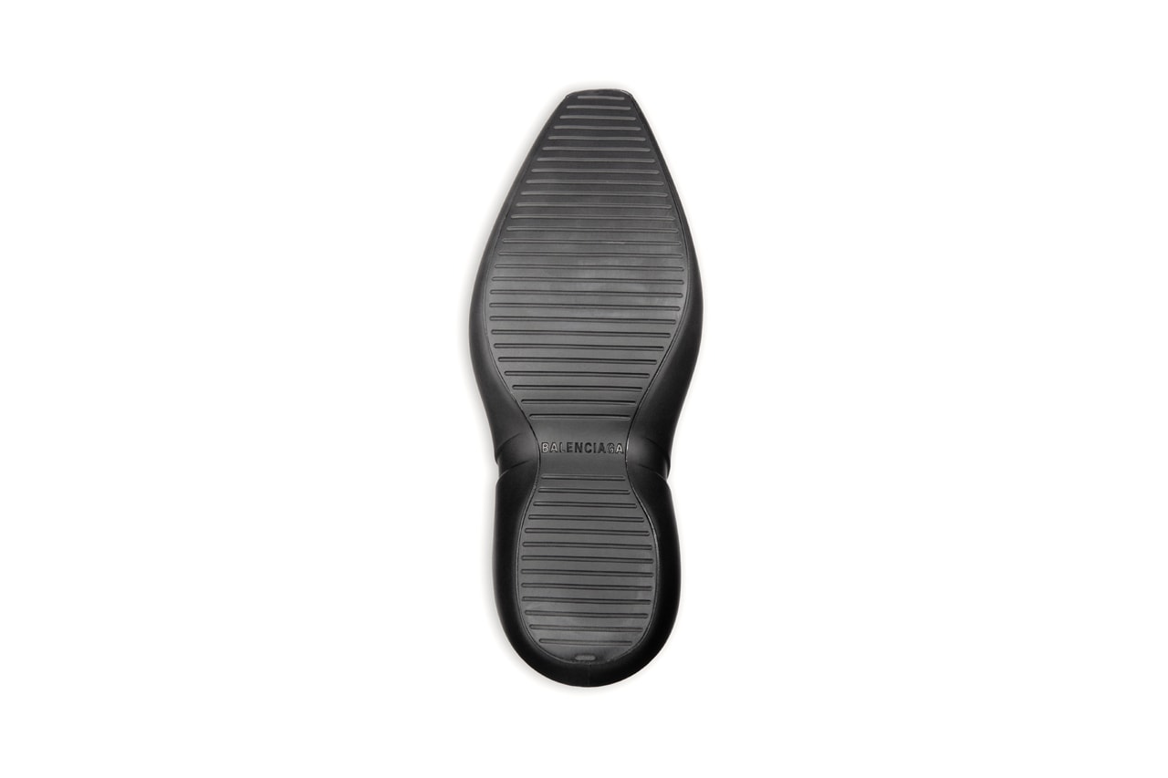 Balenciaga Excavator Boot Black Men Wellington Wellies Water Wading Fall Winter 2020 FW20 Runway Shoes Boots Demna Gvasalia Branding Spanish Luxury Fashion House Rainboot https://www.balenciaga.com/us/seasonal-shoes_cod11929536cg.html#/us/men/boots