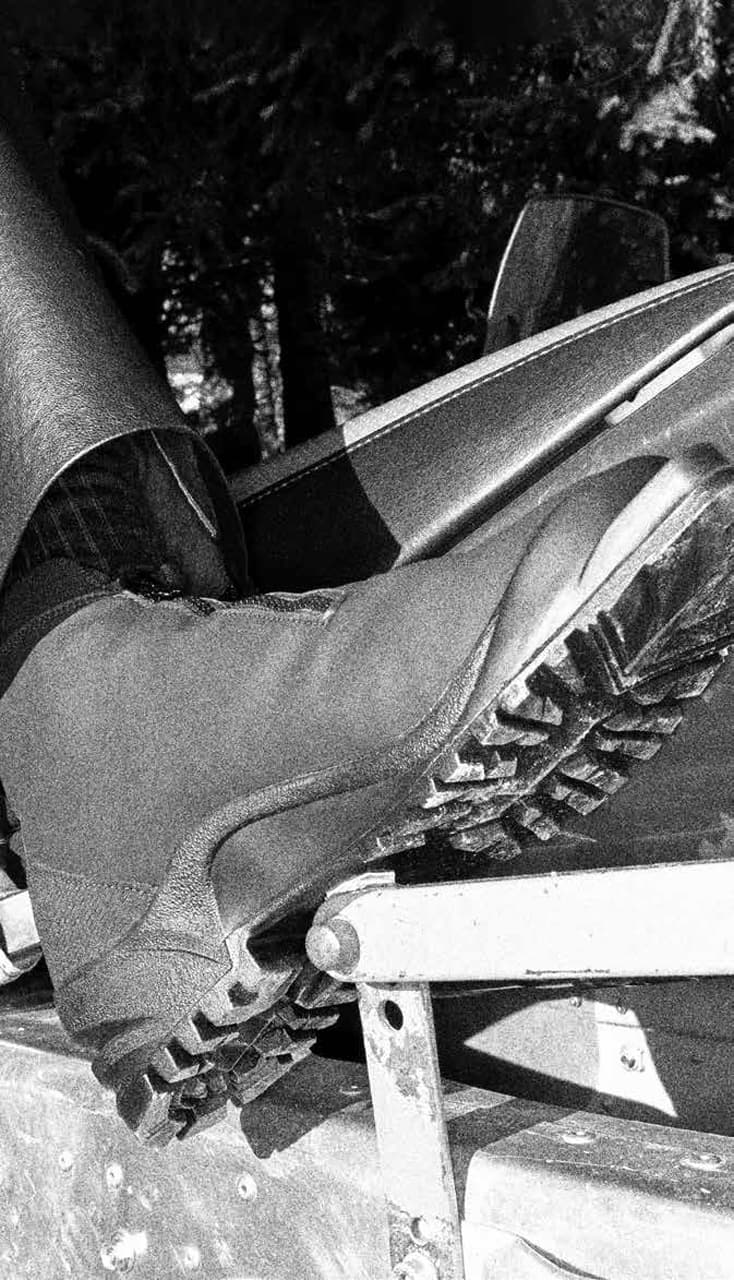 Demon Italy Hiking Boots, Shoes by Slam Jam brand label footwear outdoors sneaker Poyana, Graelòn Carbonàz