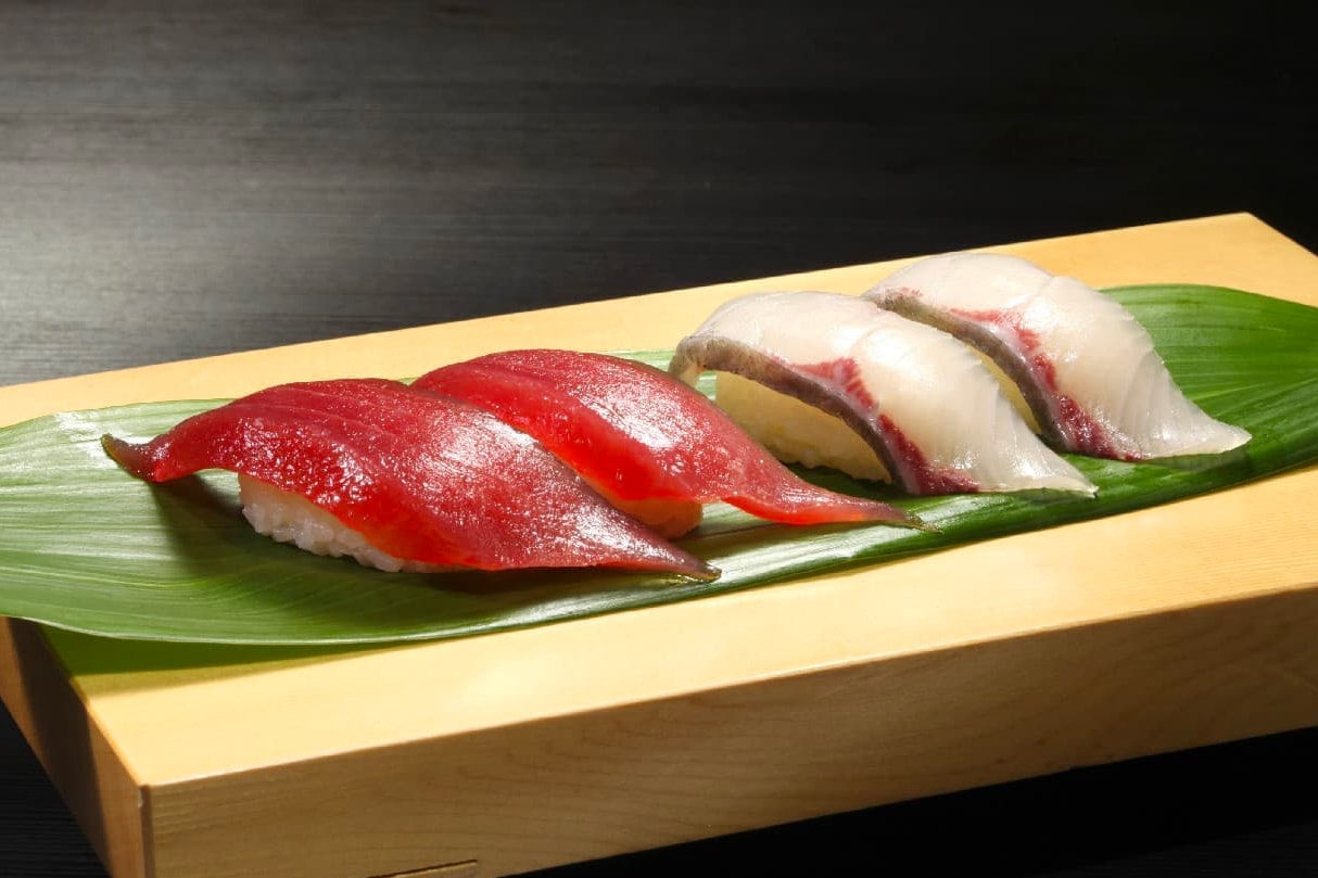 Japanese Conveyor Belt Kura Sushi Chain Artificial Intelligence Info high End Aged Tuna Yellowtail