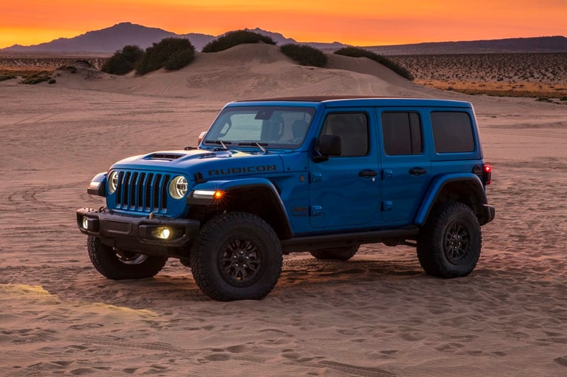 Jeep 2021 Wrangler Rubicon 392 off-roading 4x4 outdoors horsepower trucks suvs cars automotive American blue torque 