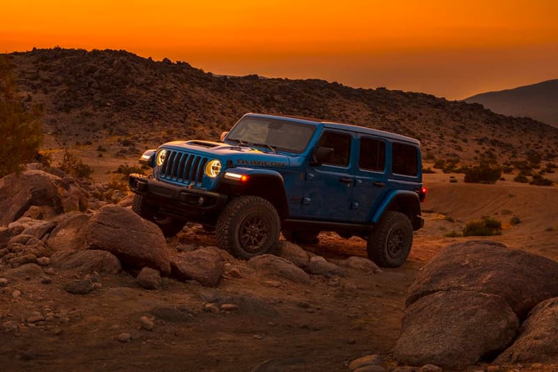 Jeep 2021 Wrangler Rubicon 392 off-roading 4x4 outdoors horsepower trucks suvs cars automotive American blue torque 