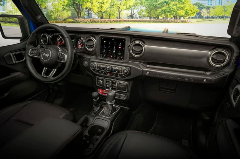 Jeep 2021 Wrangler Rubicon 392 off-roading 4x4 outdoors horsepower trucks suvs cars automotive American blue torque