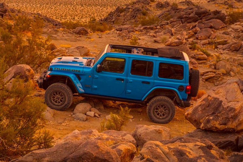 Jeep 2021 Wrangler Rubicon 392 off-roading 4x4 outdoors horsepower trucks suvs cars automotive American blue torque 