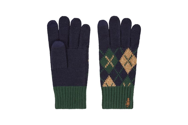 JW Anderson x UNIQLO Holiday 2020 Collection Festive Christmas Time Winter 2020 Accessories Kids Adult Jonathan Anderson knit caps snoods gloves socks HEATTECH