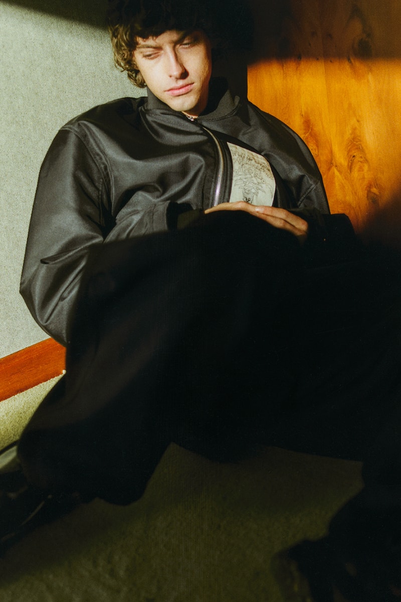 Supreme Fall Winter 2020 Week 13 Release List Release List Palace HIDDEN.NY BBC ICECREAM Fear of God Stone Island NOAH KAWS OAMC Daniel Johnston Moschino Stüssy