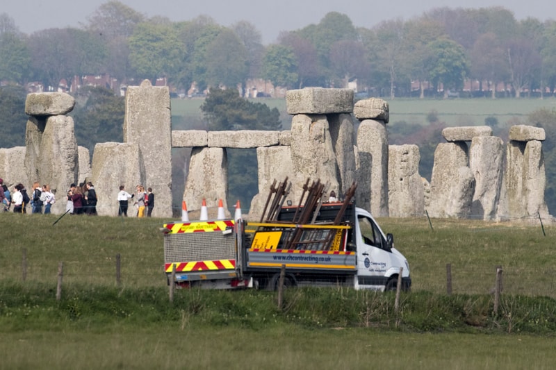stonehenge tunnel construction controversy