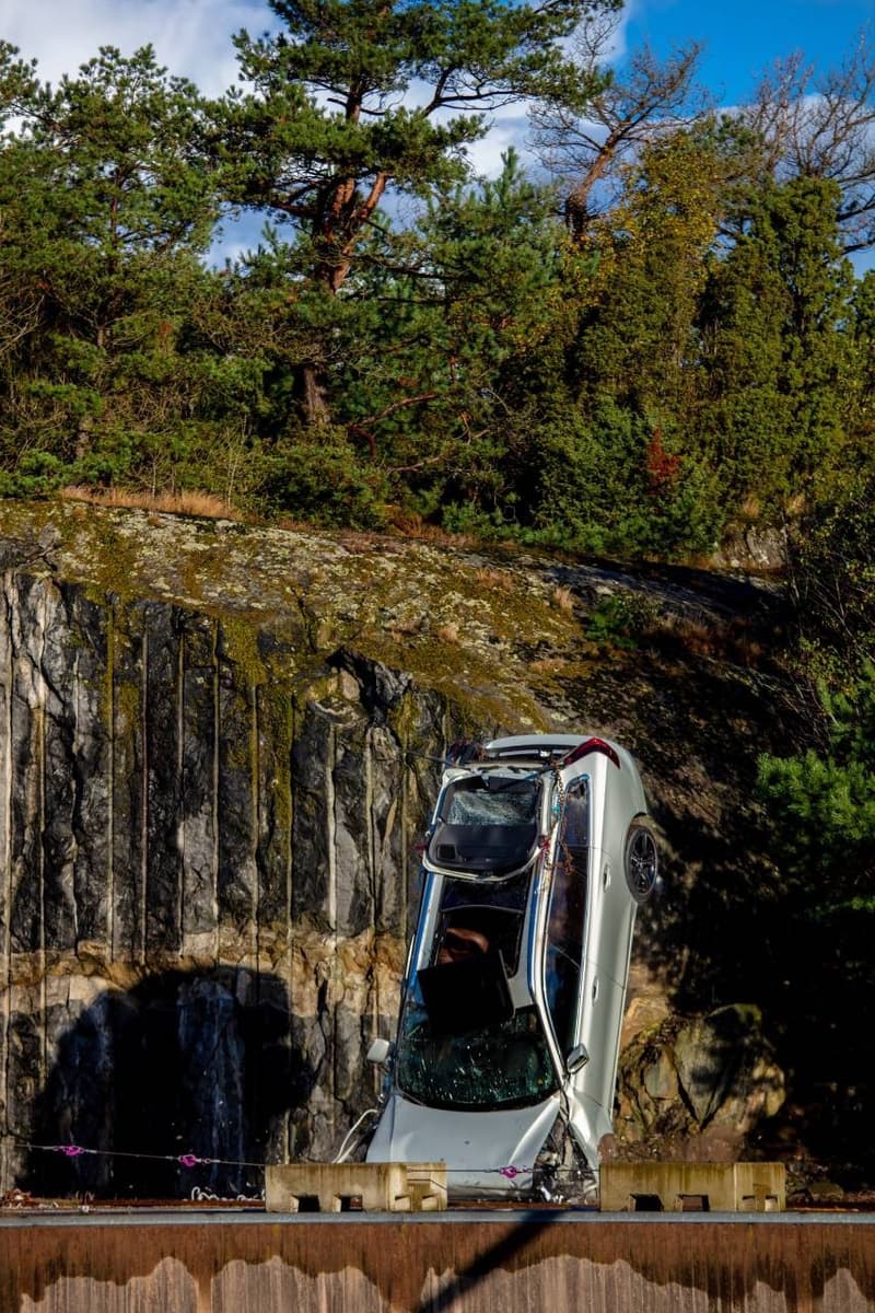 Volvo Drops Cars From 30 Meter Crane Safety Test Rescue Mission Fire Ambulance Service Crash Save Lives Automotive Swedish Family