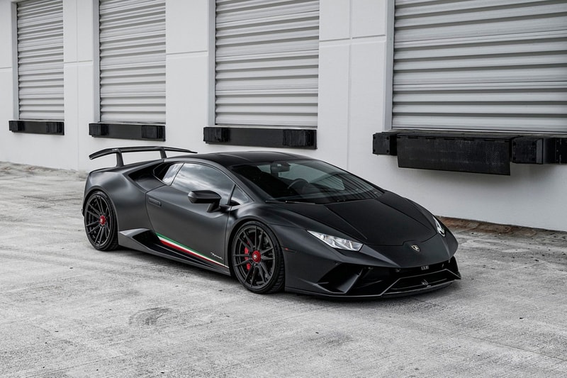 Lamborghini Huracan Performante Looks The Part In Matte Black