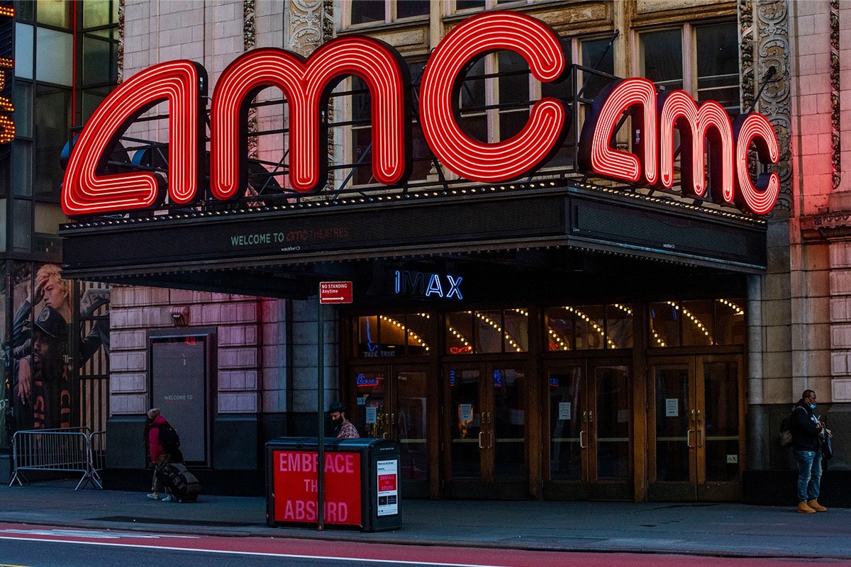amc entertainment theaters solvency bankruptcy 2021 750 million usd 50 shares raise money
