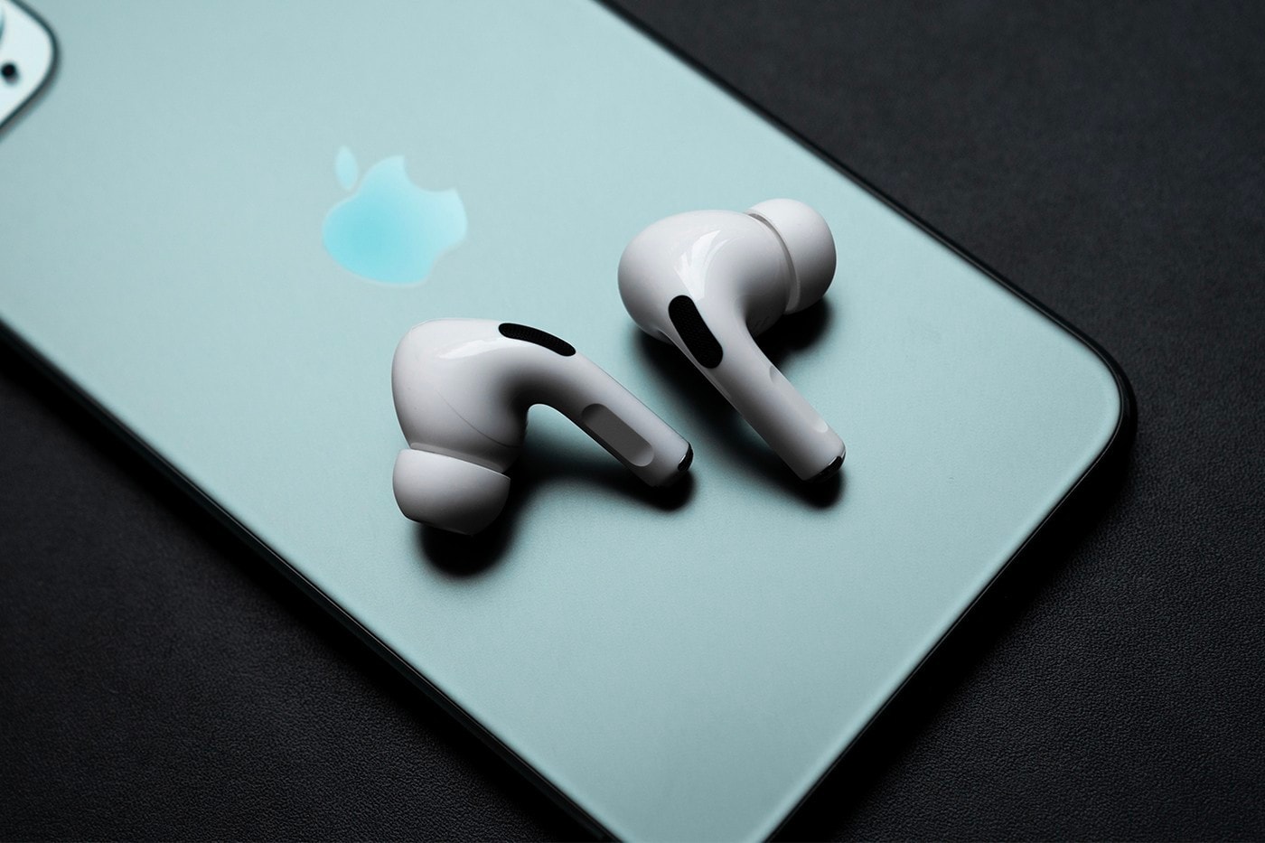 Morning Commute - Designer Apple Airpods Pro Case Cover